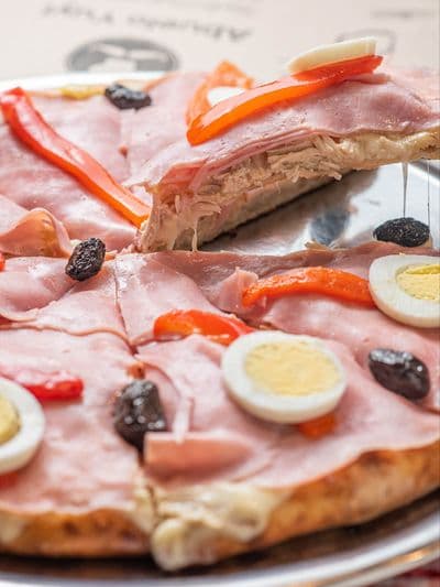 Pizza pavita a la tapa