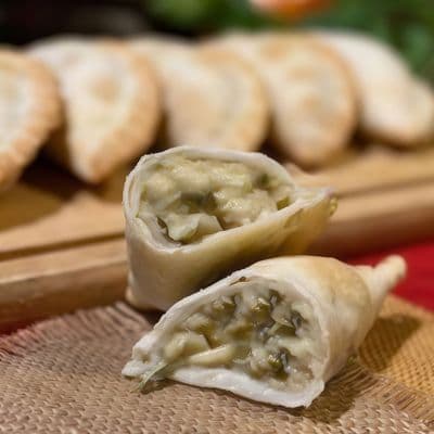 Empanada de cebolla y queso