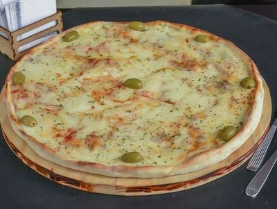 Pizza (32 cm) con jamón