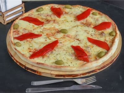 Pizza (32 cm) con morrones