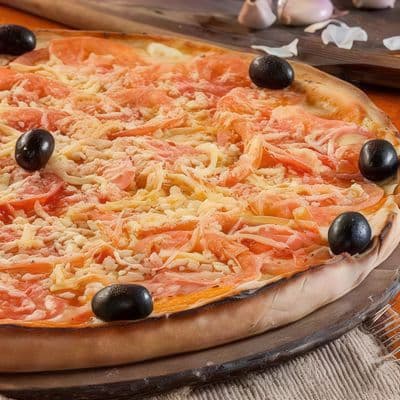 Pizza (32 cm) napo con jamón