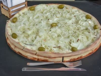 Fugazza con jamón