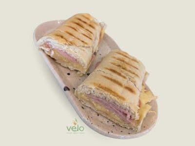 Promo-café c/ leche + sándwich