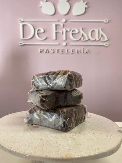 Cuadrado de brownie con oreo