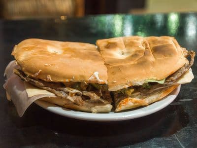 Lomo Completo Mas Papas