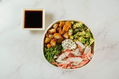 Dos Ensaladas gohan de langostinos